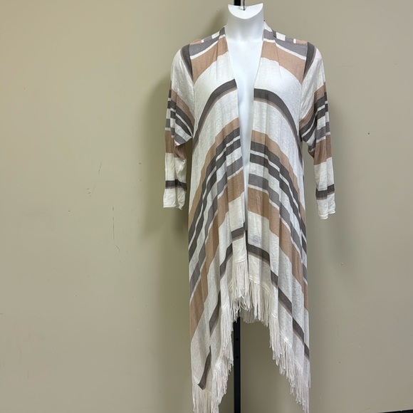 Plus size ZOZO open front poncho with fringe - Picture 1 of 5